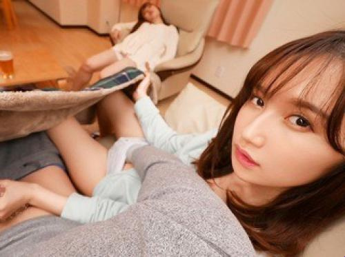 Kakak ipar diam-diam menghisap penis kakak ipar